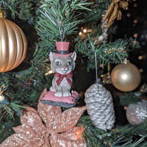 Meet your Posher, Mikica